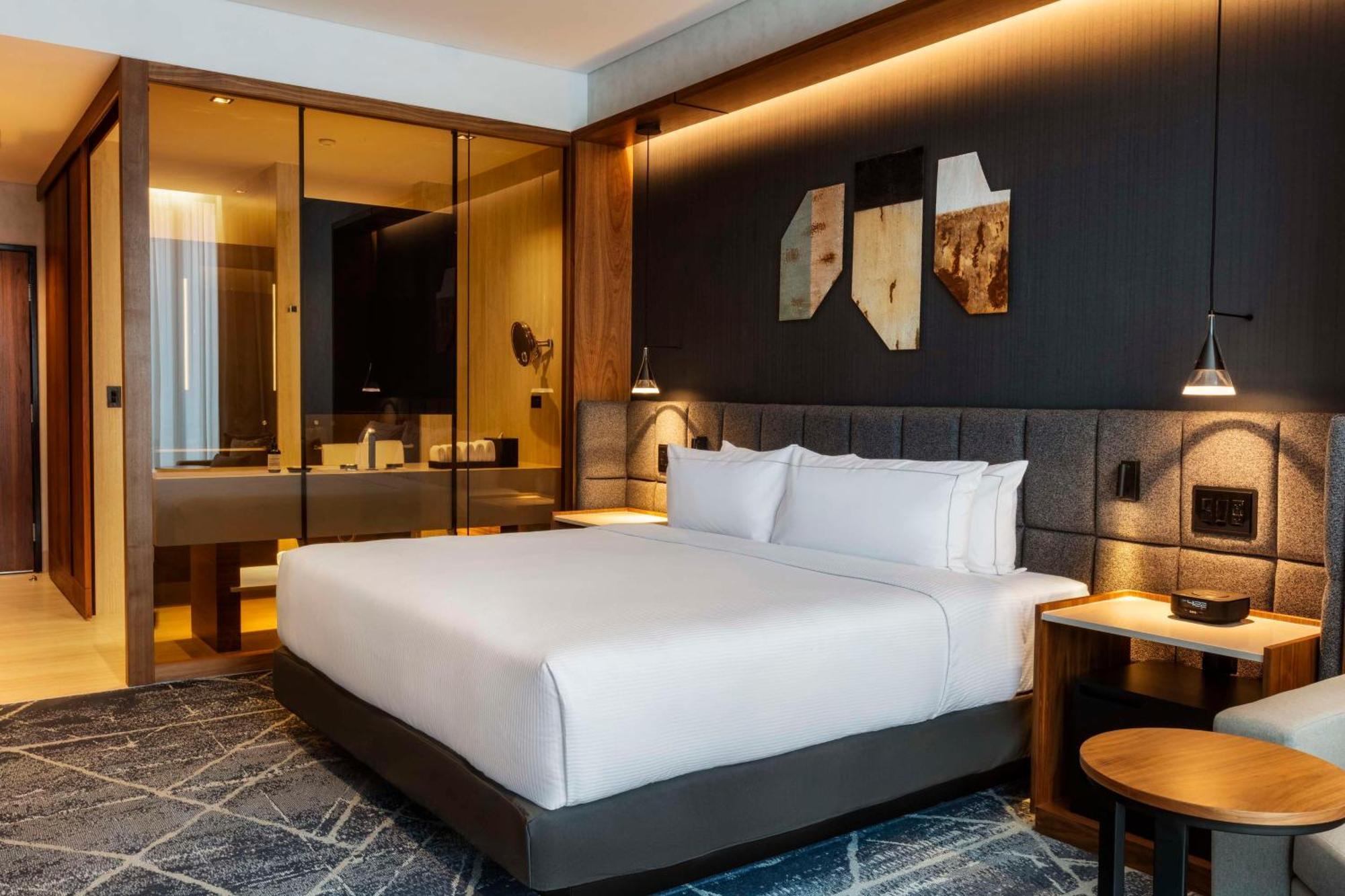 Deluxe King Room